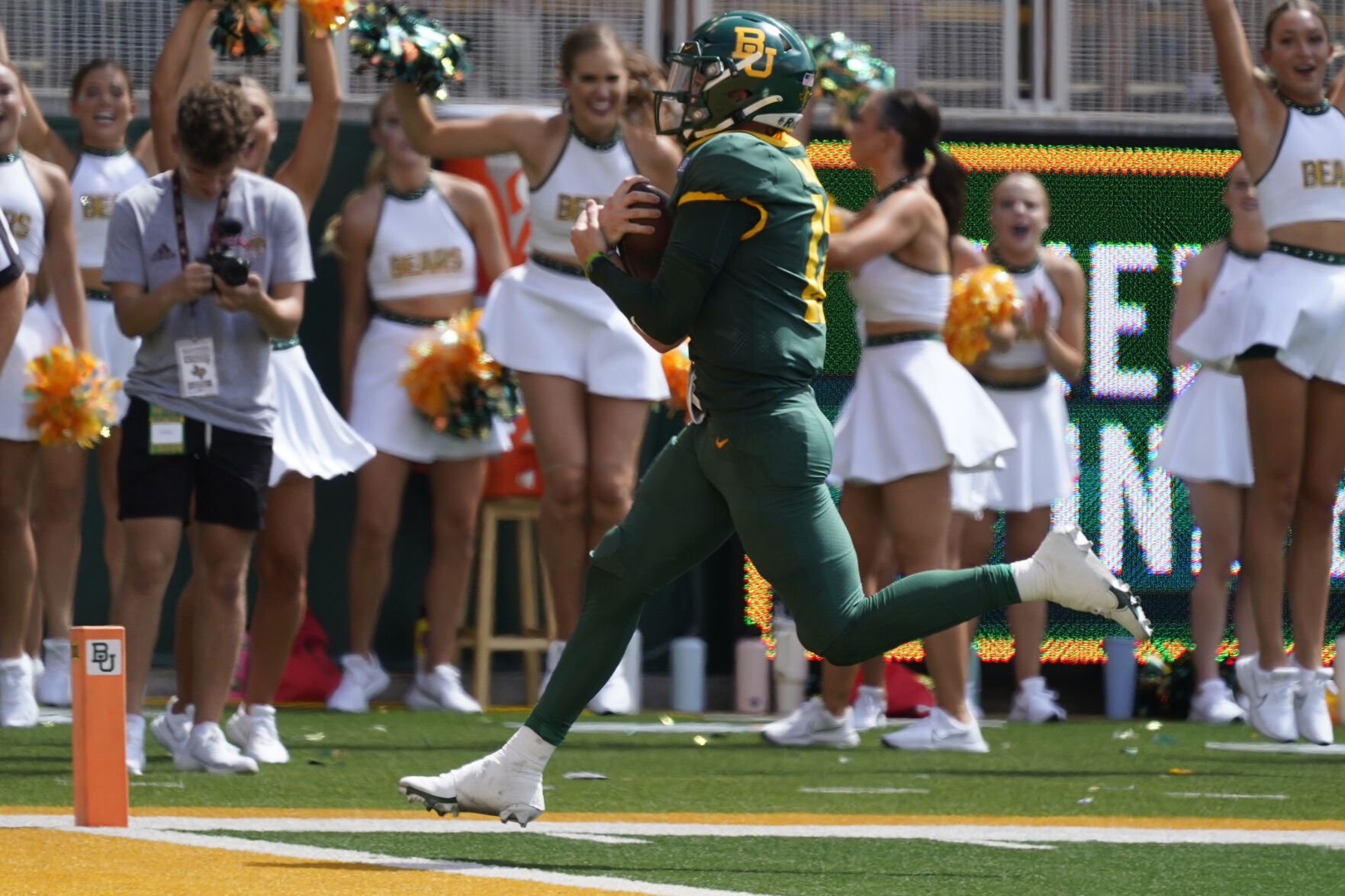 Texas State Baylor Football Shapen run